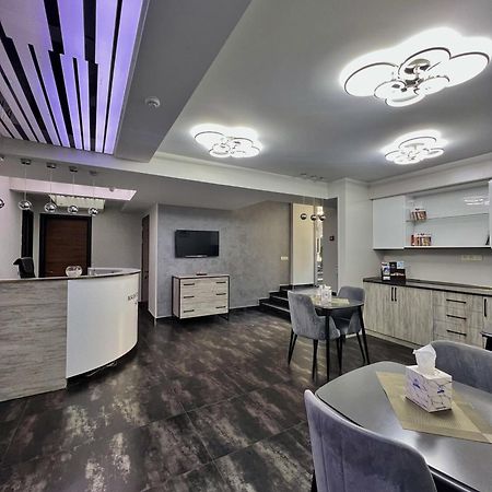 Mashtots Hotel Yerevan Bagian luar foto