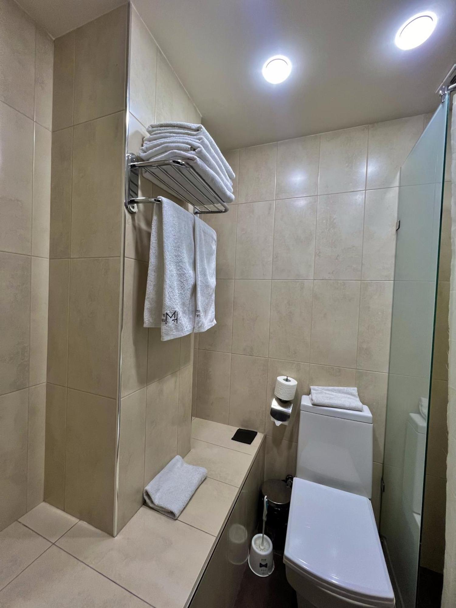 Mashtots Hotel Yerevan Bagian luar foto