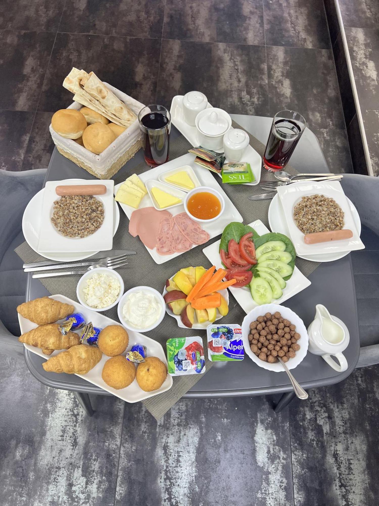 Mashtots Hotel Yerevan Bagian luar foto