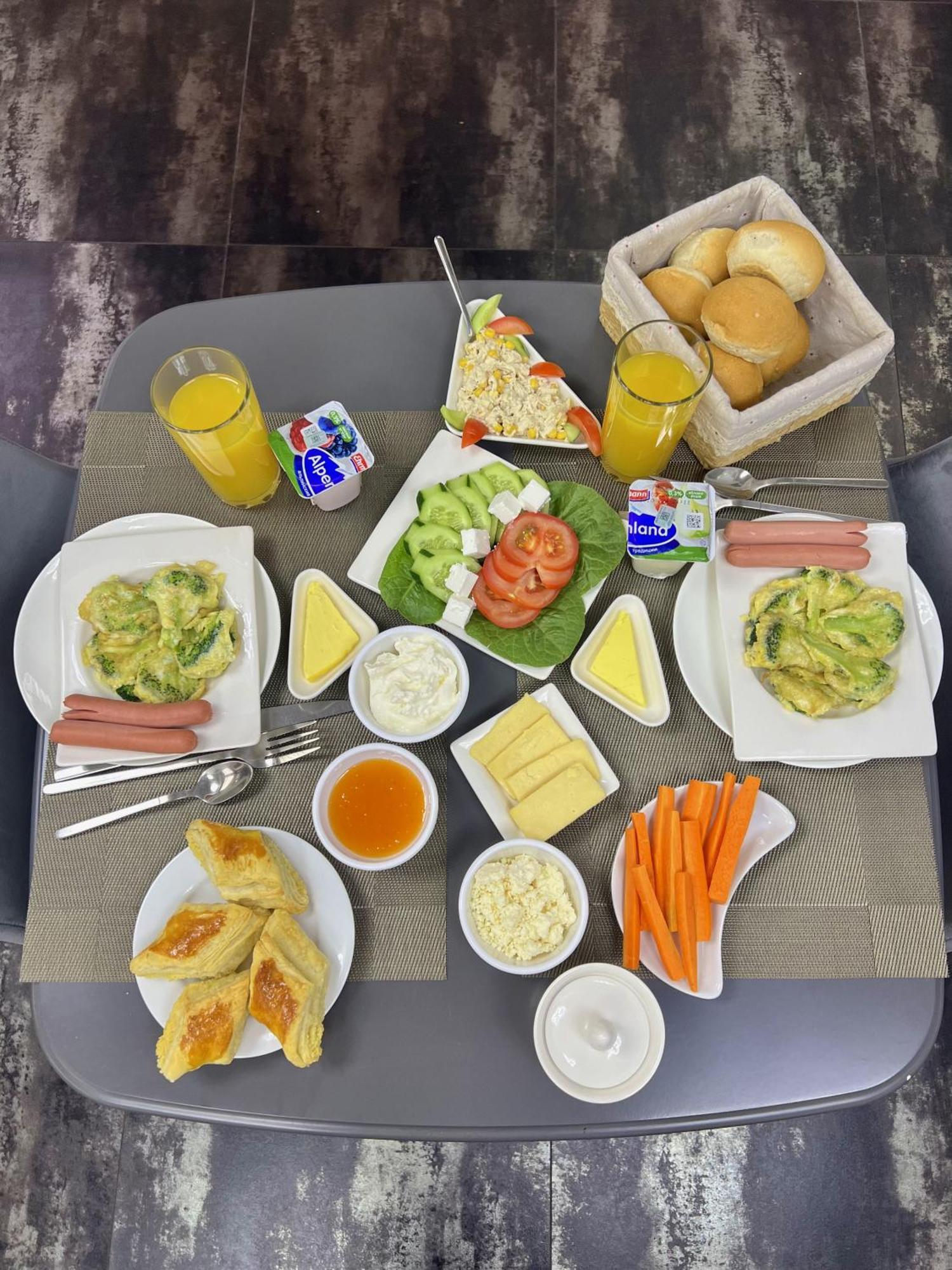 Mashtots Hotel Yerevan Bagian luar foto